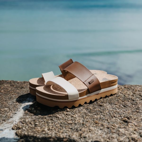 81JiObqoNKL.jpg Women's Cushion Vista Hi Platform Sandal